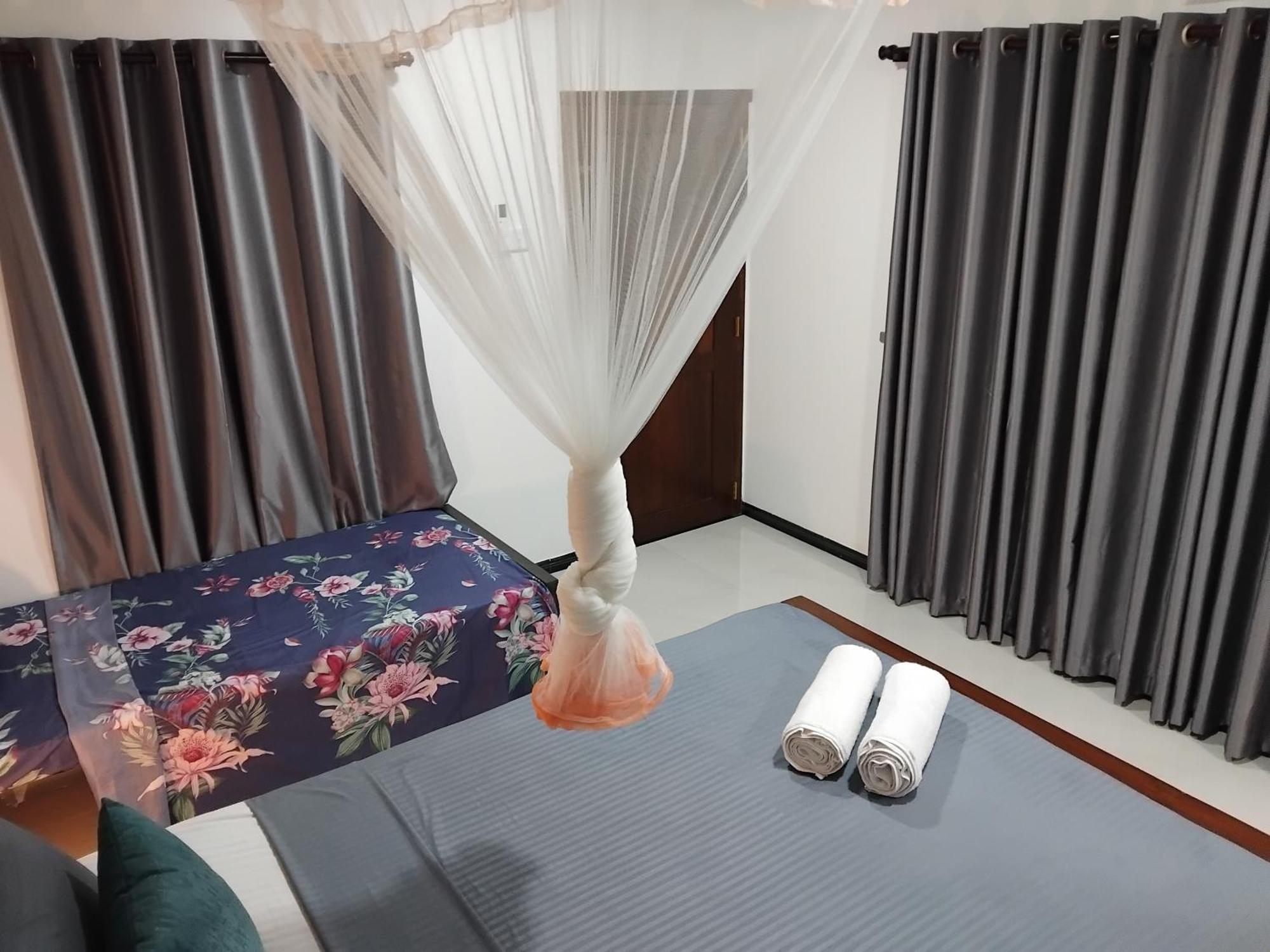 Udawalawa Safari Resort อุดาวาลาเว ภายนอก รูปภาพ